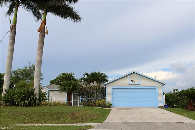 1st image of 633 SE 8th Pl