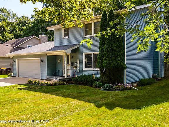 3rd image of 428 S Circle Dr