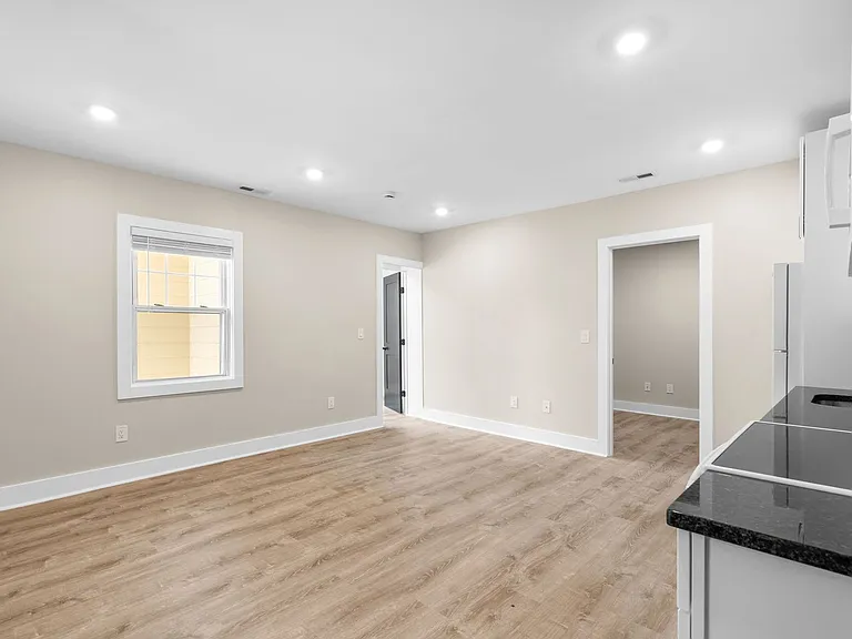 1516 Oates St NE — Photo 18