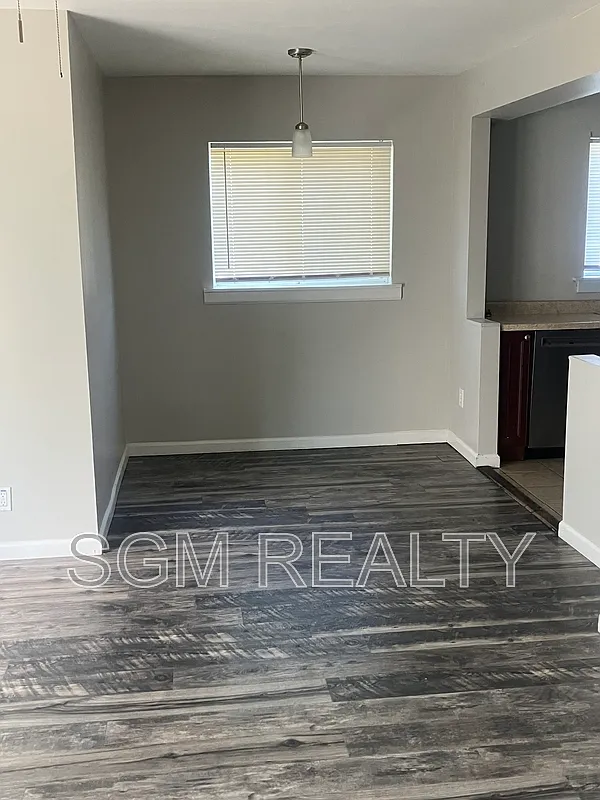 4 bed, 2.5 bath, 2415 sqft, $2,600 — Photo 4