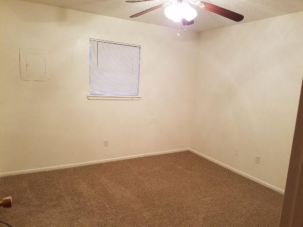 709B 11th St, Shallowater, TX 79363