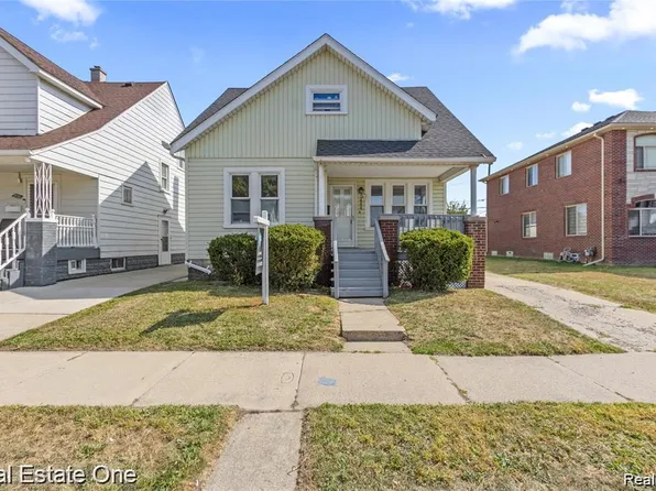 5444 Kenilworth St, Dearborn, MI 48126