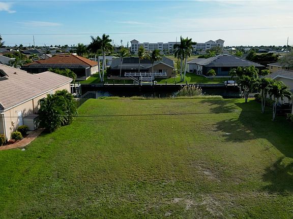 2nd image of 4127 SW 22nd Ct