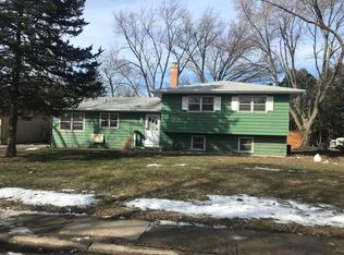 311 Redbud Dr, Naperville, IL