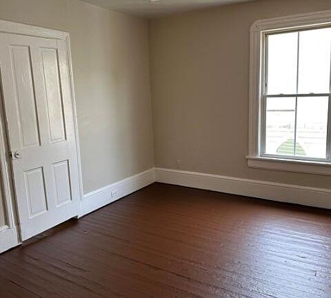 4th image of 1012 Loudon Ave NW