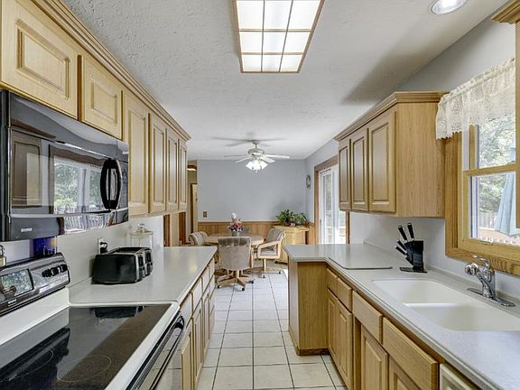 2nd image of 2308 225th Ave NE
