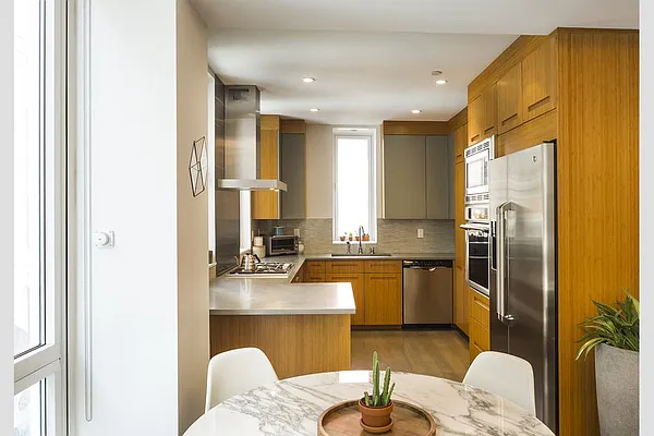 Sold by Stribling | media 4