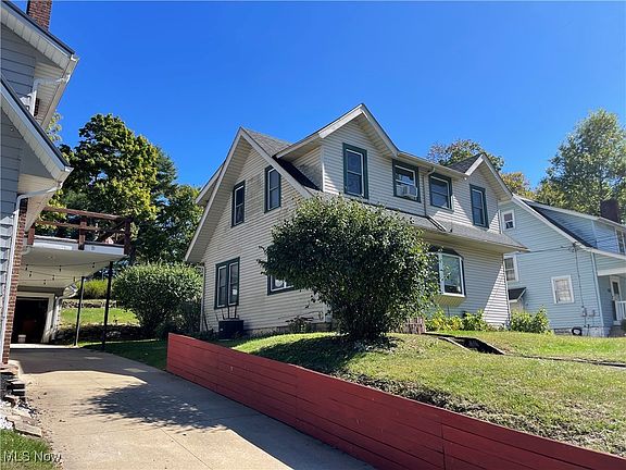 3rd image of 910 Fairview Ave