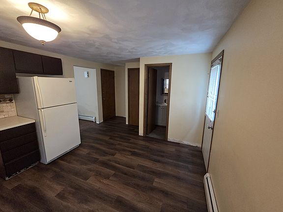 2nd image of 838 Squires Ave #2