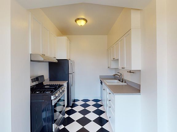 5th image of 800 Duboce Ave #201