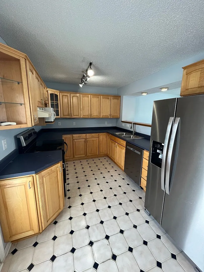 3-Bedroom, 1.5-Bathroom Home in Hilliard — Photo 3