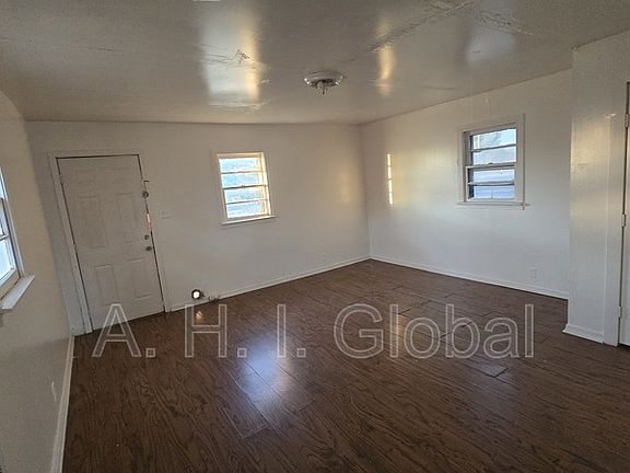 4th image of 1113 NW 21st Ave