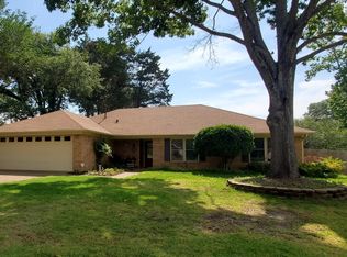 6013 Huntington Dr, Tyler, TX 75703