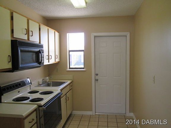 4th image of 202 Northshore Dr #A