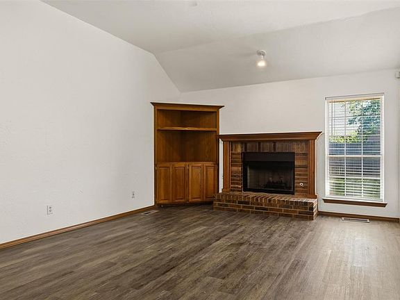 5th image of 9108 Dena Ln