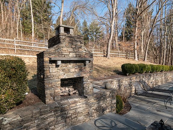 546 Hoydens Hill Road