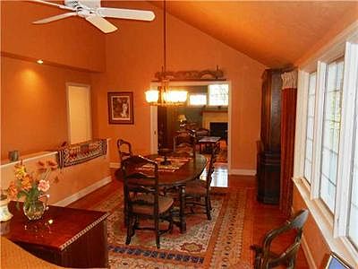 5th image of 28 Old Farm Cir