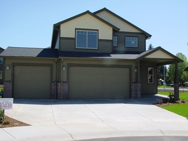 10805 ne 104th circle 98662
