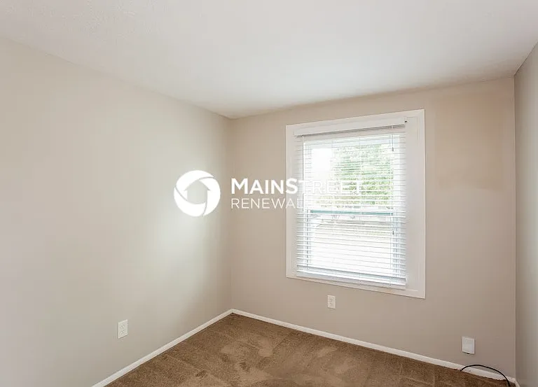 922 Waring Dr W — Photo 11