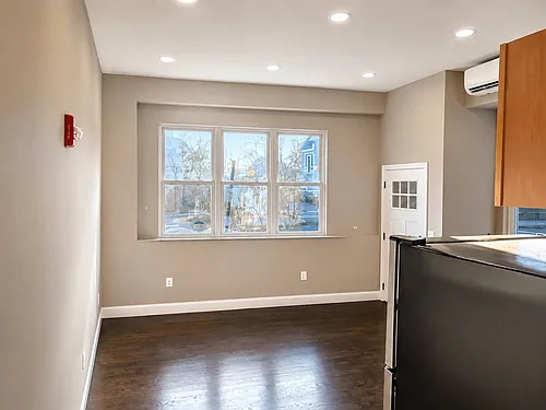 244 Main St #1F Photo 1