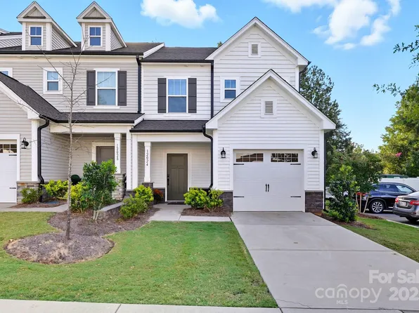 12024 Basking Dr, Charlotte, NC 28214