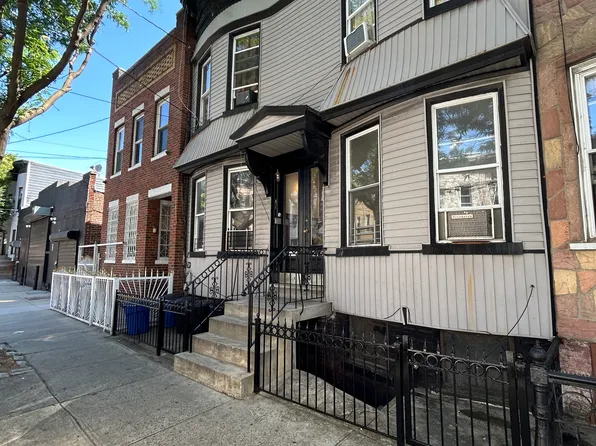 219 Highland Pl APT 1R, Brooklyn, NY 11208