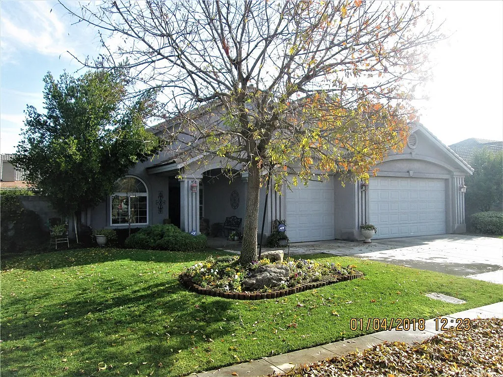 1529 Taylor Ln photo 1
