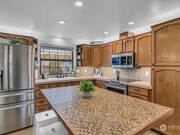 3rd image of 9415 Pinedrop Court SE