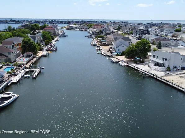 292 Aldo Drive, Toms River, NJ 08753