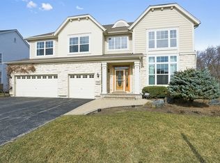 329 Colonial Dr, Vernon Hills, IL 60061