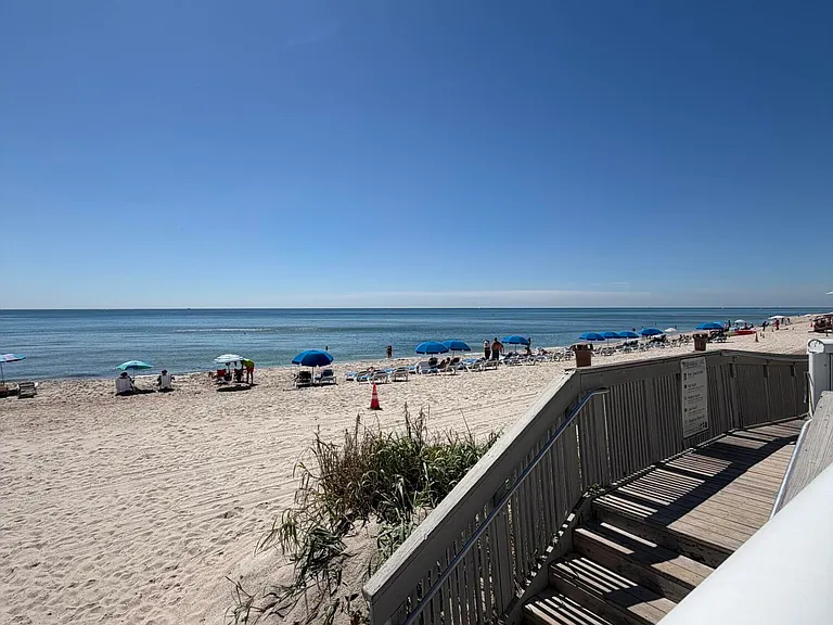 19201 Collins Ave #1122 — Photo 35
