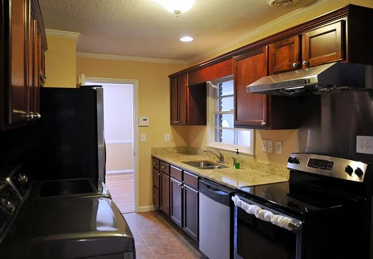 1278 Fairhill Ln NE — Photo 13