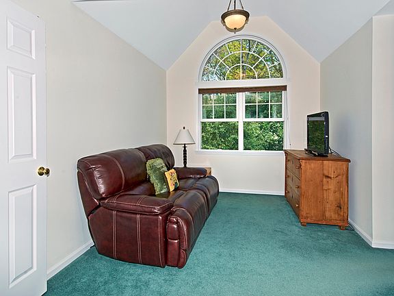 4th image of 200 Upper No Highland Pl
