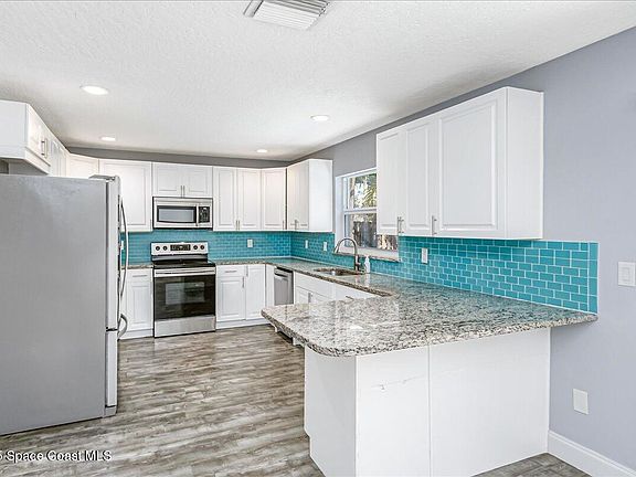 3rd image of 1911 Fabien Cir
