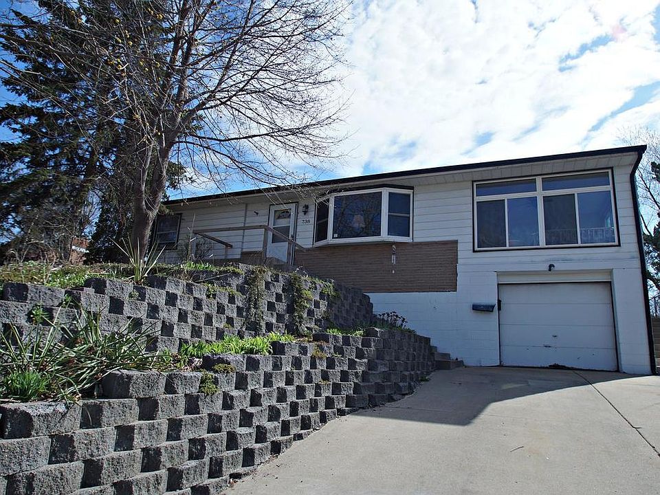 1st image of 738 21st Ave N