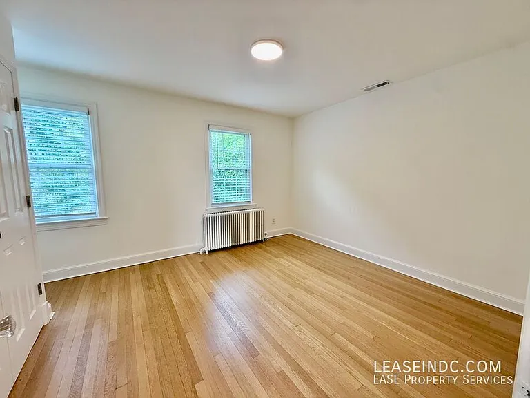 1941 39th St NW — Photo 18