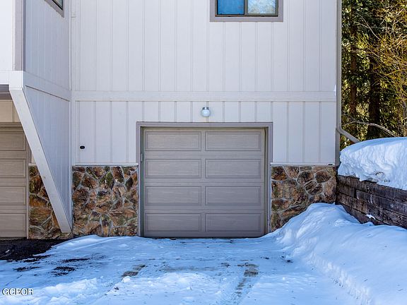 5th image of 46 E Viking Dr #B202