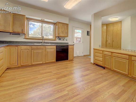 5th image of 2108 Downing Dr