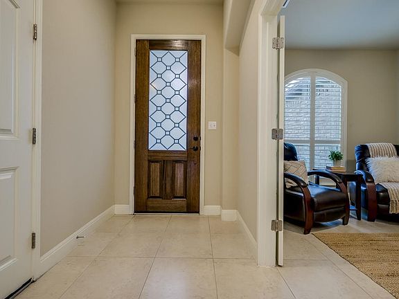 4th image of 124 Rock Cliff Ct