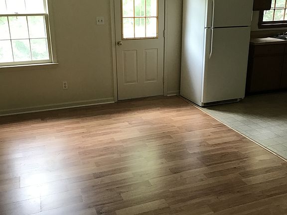 3rd image of 102D Daniel St