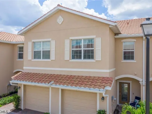 2703 Blossom Way, Naples, FL 34120