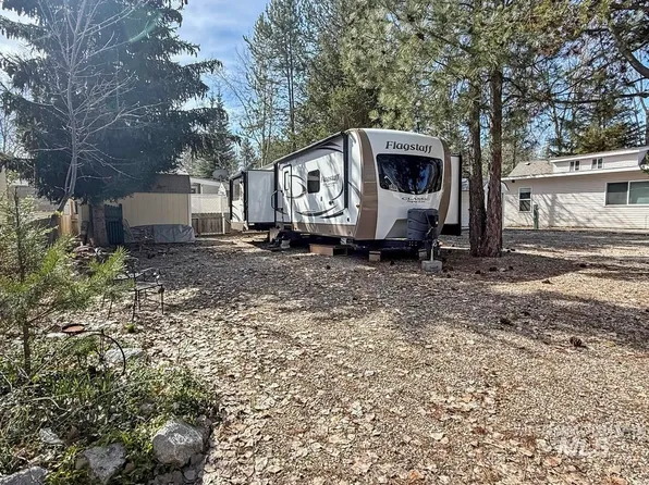 A 45th St, Cascade, ID 83611