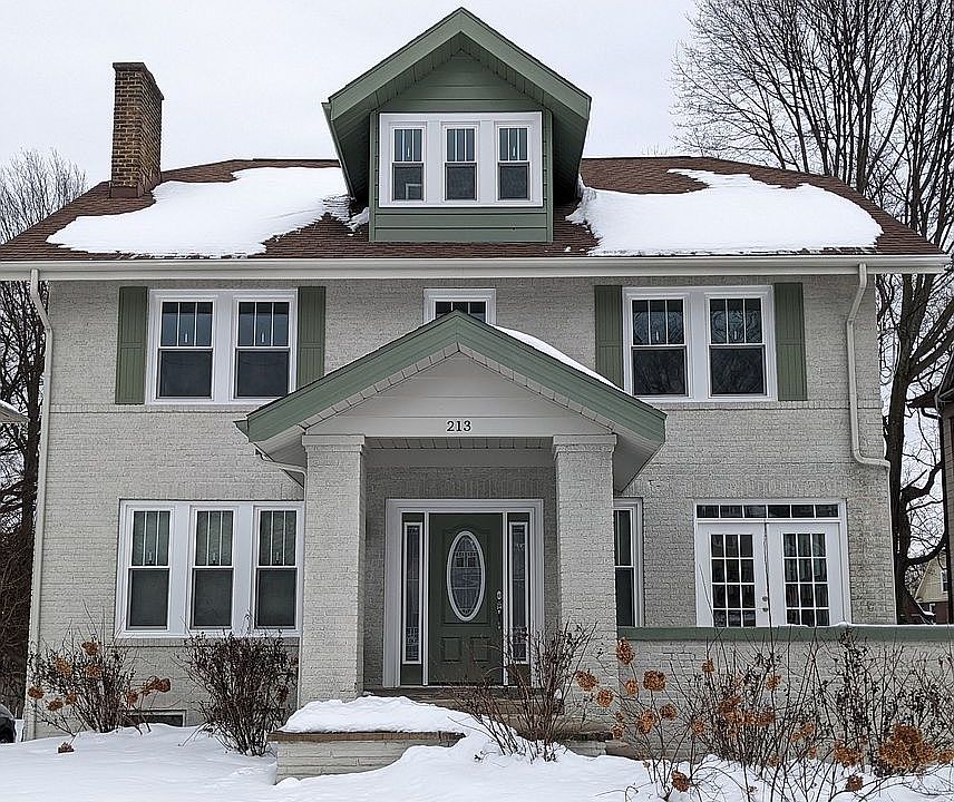 1st image of 213 Casterton Ave