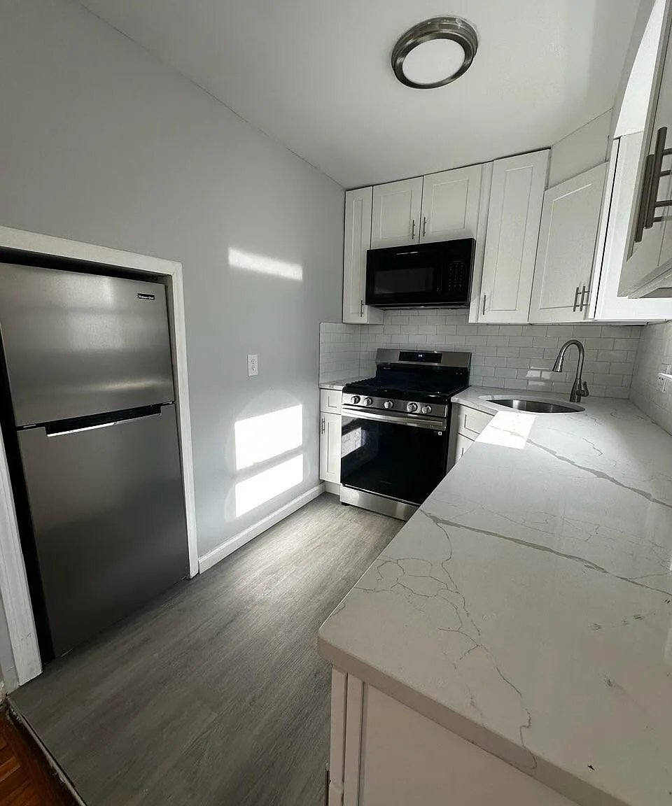 218 Cliff St — Photo 1