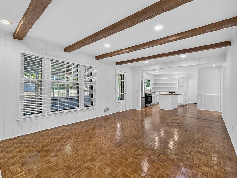2313 W 71st St — Photo 13