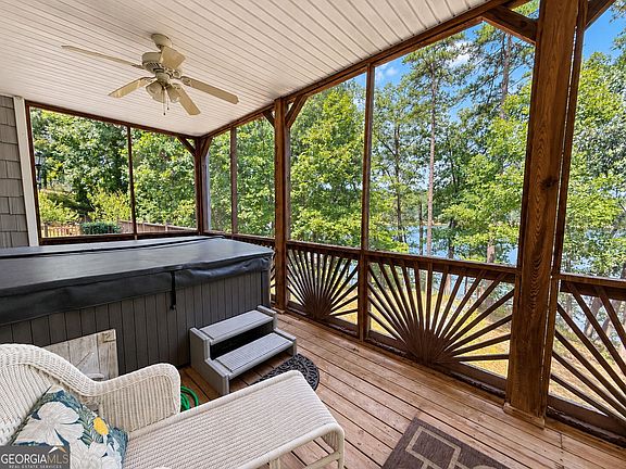 5th image of 669 Shorewood Cir