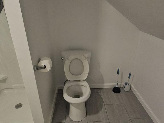 5th image of 1320 Elmwood Ave #4