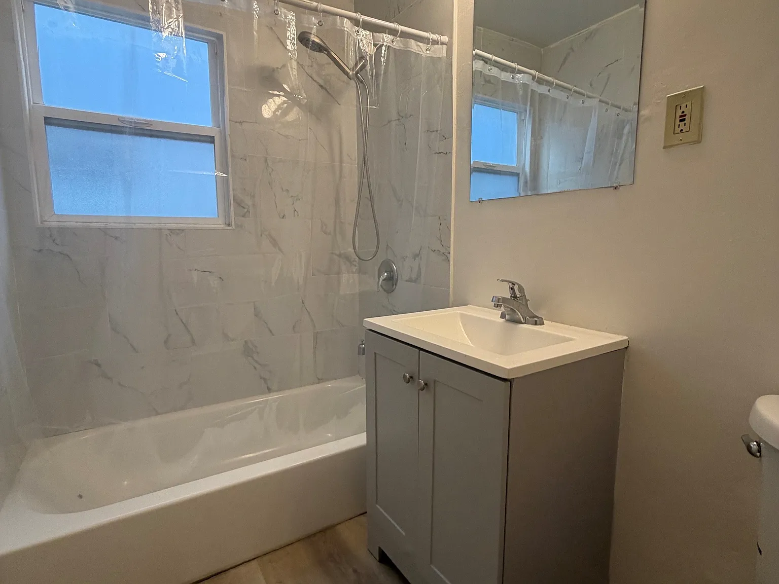 1 bed, $1,985 — Photo 4