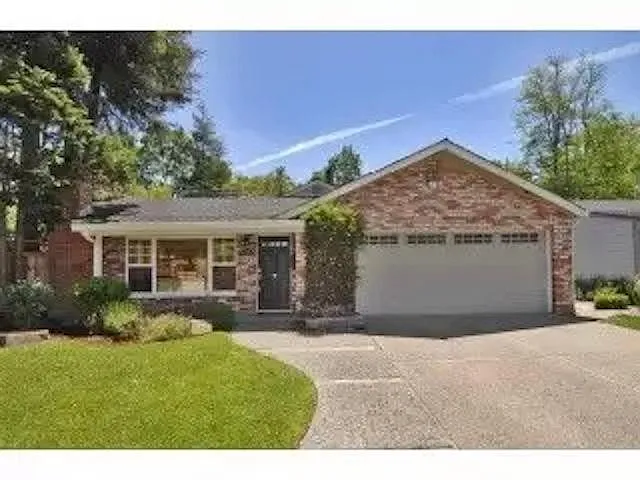 2529 Carson St photo 1