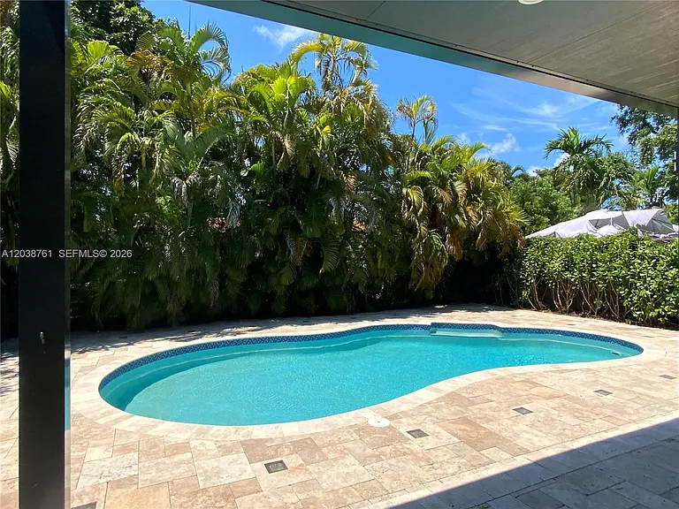 6129 SW 28th St — Photo 3